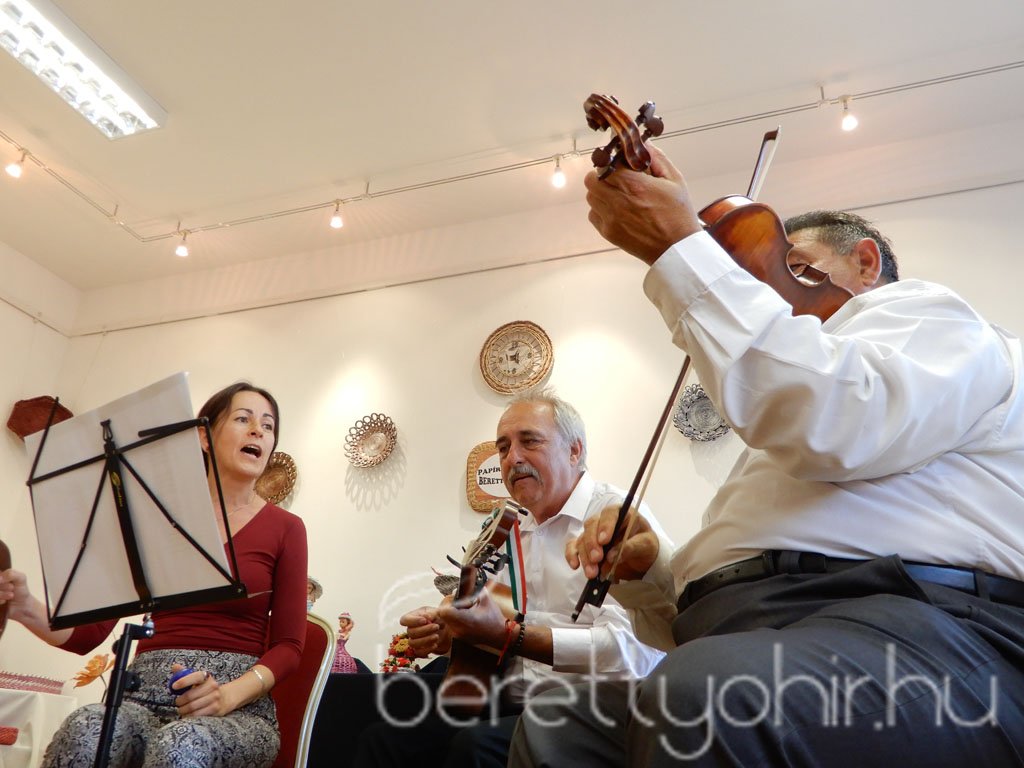 A berettyóújfalui papírfonó kör kiállítása 10